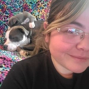 Meet your Posher, Roxanna